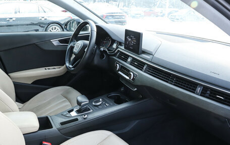 Audi A4, 2019 год, 2 360 000 рублей, 9 фотография