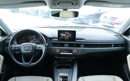 Audi A4, 2019 год, 2 360 000 рублей, 12 фотография