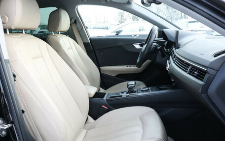 Audi A4, 2019 год, 2 360 000 рублей, 14 фотография