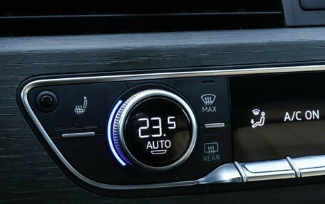 Audi A4, 2019 год, 2 360 000 рублей, 19 фотография