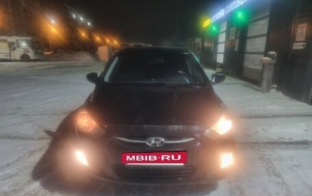 Hyundai Solaris II рестайлинг, 2011 год, 400 000 рублей, 2 фотография