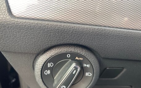 Volkswagen Multivan T6 рестайлинг, 2020 год, 5 500 000 рублей, 27 фотография