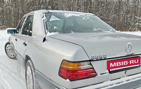 Mercedes-Benz E-Класс, 1993 год, 600 000 рублей, 4 фотография