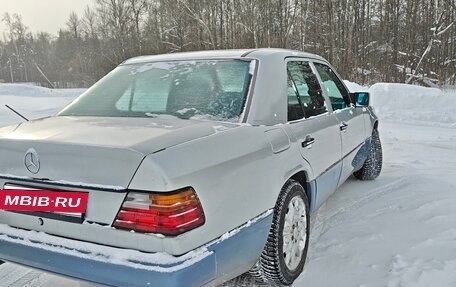 Mercedes-Benz E-Класс, 1993 год, 600 000 рублей, 3 фотография