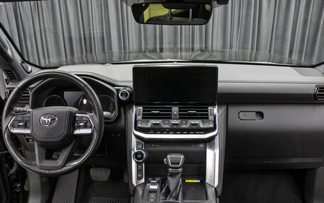 Toyota Land Cruiser, 2022 год, 13 998 000 рублей, 12 фотография