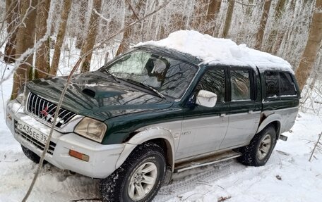 Mitsubishi L200 III рестайлинг, 2003 год, 300 000 рублей, 4 фотография