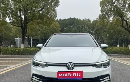Volkswagen Golf VIII, 2021 год, 2 100 000 рублей, 2 фотография