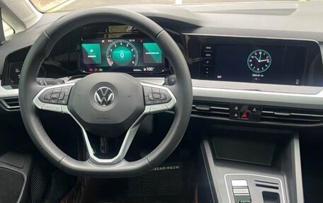Volkswagen Golf VIII, 2021 год, 2 100 000 рублей, 11 фотография