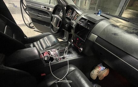 Volkswagen Touareg III, 2006 год, 900 000 рублей, 2 фотография