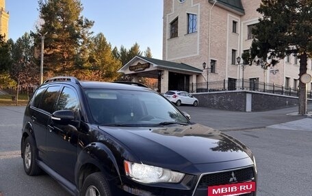 Mitsubishi Outlander III рестайлинг 3, 2010 год, 1 000 000 рублей, 3 фотография