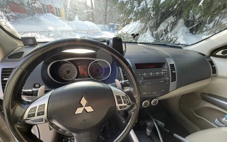 Mitsubishi Outlander III рестайлинг 3, 2008 год, 1 100 000 рублей, 9 фотография