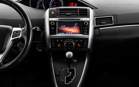 Toyota Verso I, 2015 год, 1 199 000 рублей, 14 фотография