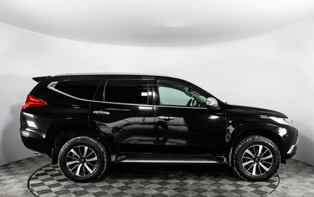 Mitsubishi Pajero Sport III рестайлинг, 2017 год, 2 399 000 рублей, 4 фотография