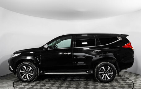 Mitsubishi Pajero Sport III рестайлинг, 2017 год, 2 399 000 рублей, 8 фотография