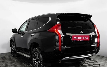 Mitsubishi Pajero Sport III рестайлинг, 2017 год, 2 399 000 рублей, 7 фотография