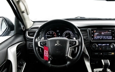 Mitsubishi Pajero Sport III рестайлинг, 2017 год, 2 399 000 рублей, 12 фотография