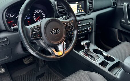 KIA Sportage IV рестайлинг, 2017 год, 2 100 000 рублей, 14 фотография