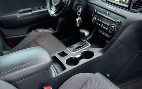 KIA Sportage IV рестайлинг, 2017 год, 2 100 000 рублей, 22 фотография