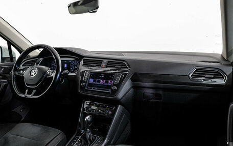 Volkswagen Tiguan II, 2017 год, 2 349 000 рублей, 9 фотография