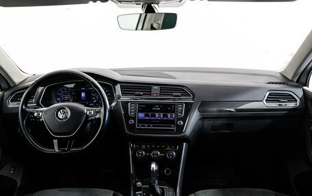 Volkswagen Tiguan II, 2017 год, 2 349 000 рублей, 10 фотография