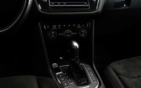 Volkswagen Tiguan II, 2017 год, 2 349 000 рублей, 14 фотография