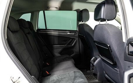 Volkswagen Tiguan II, 2017 год, 2 349 000 рублей, 21 фотография