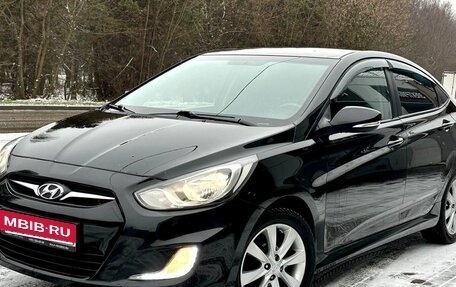 Hyundai Solaris II рестайлинг, 2011 год, 630 000 рублей, 1 фотография