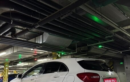 Mercedes-Benz A-Класс, 2015 год, 1 890 000 рублей, 22 фотография