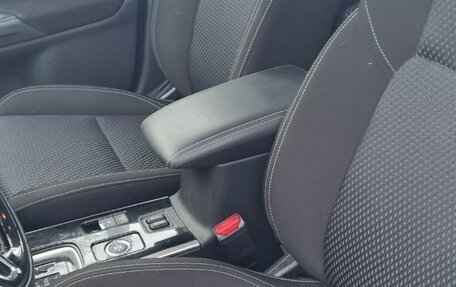 Mitsubishi Outlander III рестайлинг 3, 2021 год, 3 000 000 рублей, 4 фотография