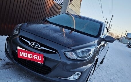 Hyundai Solaris II рестайлинг, 2012 год, 800 000 рублей, 2 фотография