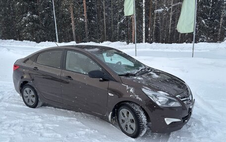 Hyundai Solaris II рестайлинг, 2015 год, 750 000 рублей, 2 фотография