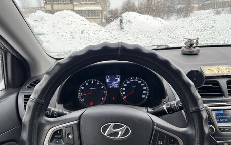 Hyundai Solaris II рестайлинг, 2015 год, 750 000 рублей, 7 фотография