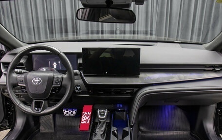 Toyota Camry, 2025 год, 4 698 000 рублей, 14 фотография