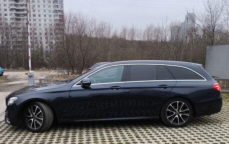 Mercedes-Benz E-Класс, 2019 год, 3 897 000 рублей, 5 фотография