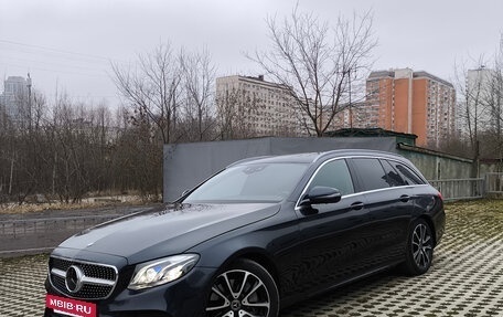 Mercedes-Benz E-Класс, 2019 год, 3 897 000 рублей, 4 фотография