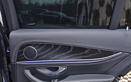 Mercedes-Benz E-Класс, 2019 год, 3 897 000 рублей, 16 фотография