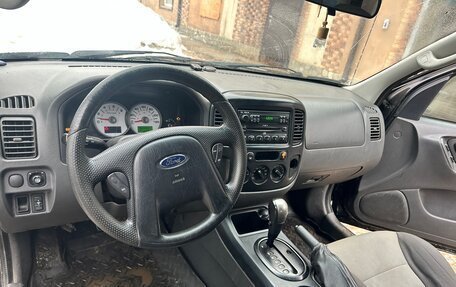 Ford Escape II, 2004 год, 215 000 рублей, 7 фотография