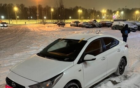 Hyundai Solaris II рестайлинг, 2017 год, 790 000 рублей, 3 фотография