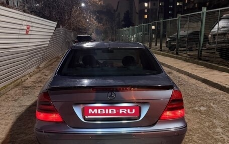 Mercedes-Benz E-Класс, 2003 год, 800 000 рублей, 3 фотография