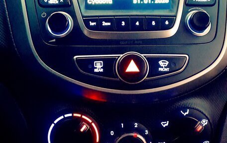 Hyundai Solaris II рестайлинг, 2014 год, 920 000 рублей, 17 фотография