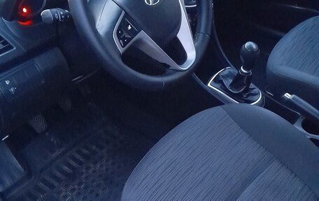 Hyundai Solaris II рестайлинг, 2014 год, 920 000 рублей, 14 фотография