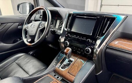 Toyota Alphard III, 2016 год, 4 450 000 рублей, 16 фотография