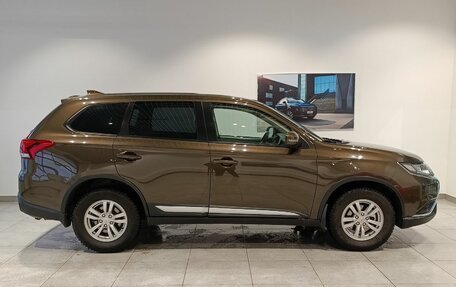 Mitsubishi Outlander III рестайлинг 3, 2019 год, 2 302 000 рублей, 4 фотография
