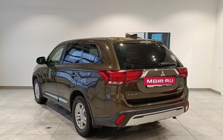 Mitsubishi Outlander III рестайлинг 3, 2019 год, 2 302 000 рублей, 7 фотография