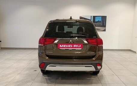 Mitsubishi Outlander III рестайлинг 3, 2019 год, 2 302 000 рублей, 6 фотография