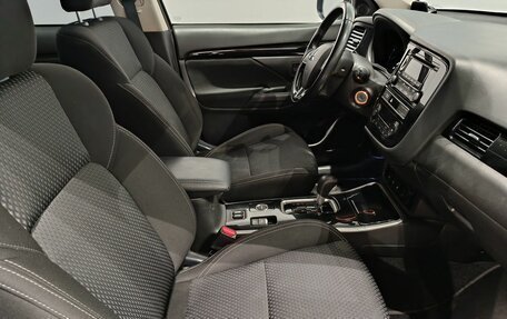 Mitsubishi Outlander III рестайлинг 3, 2019 год, 2 302 000 рублей, 9 фотография