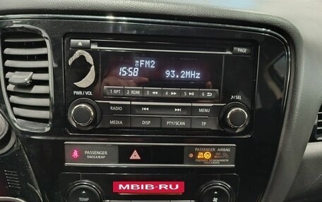 Mitsubishi Outlander III рестайлинг 3, 2019 год, 2 302 000 рублей, 14 фотография