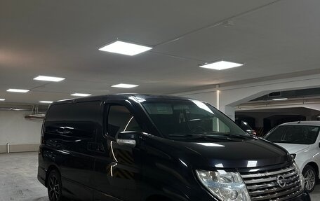 Nissan Elgrand III, 2005 год, 1 250 000 рублей, 2 фотография