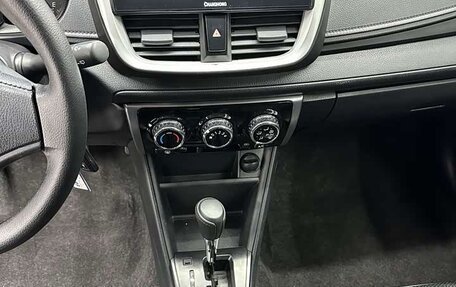 Toyota Yaris, 2021 год, 1 150 000 рублей, 12 фотография