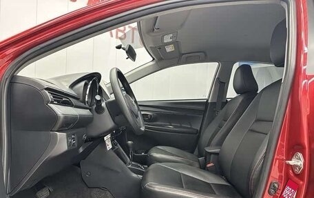 Toyota Yaris, 2021 год, 1 150 000 рублей, 4 фотография